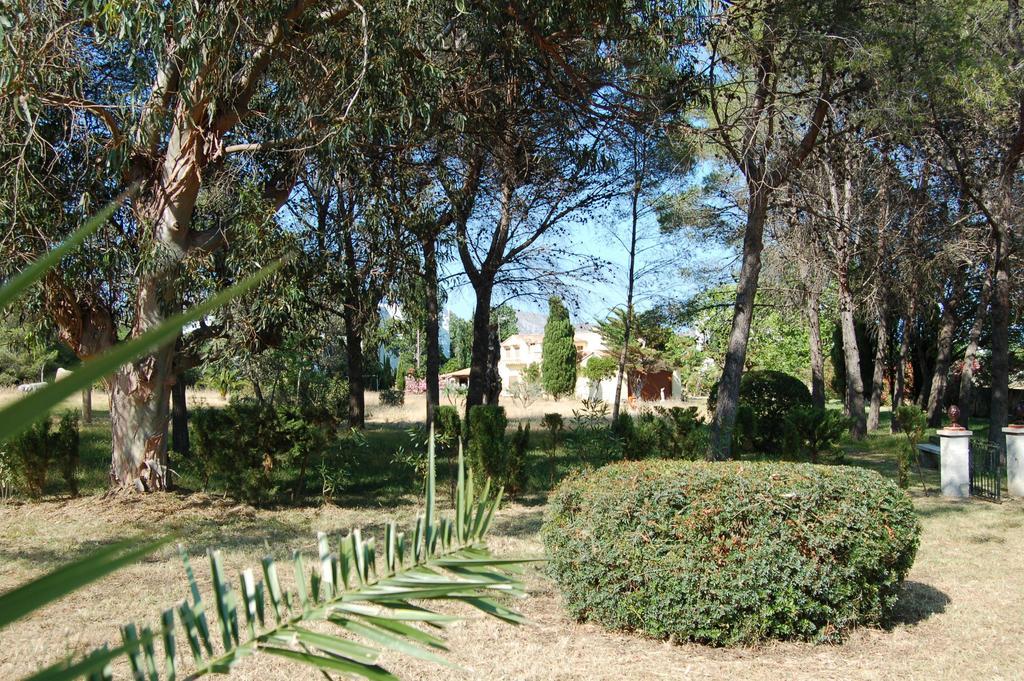 Private Villas Puerto Pollensa For Family Groups, Private Mountain Ideal For Runners, Trailers, Hikers, It Is Approximately 3 Minute Walk From The Beach Стая снимка